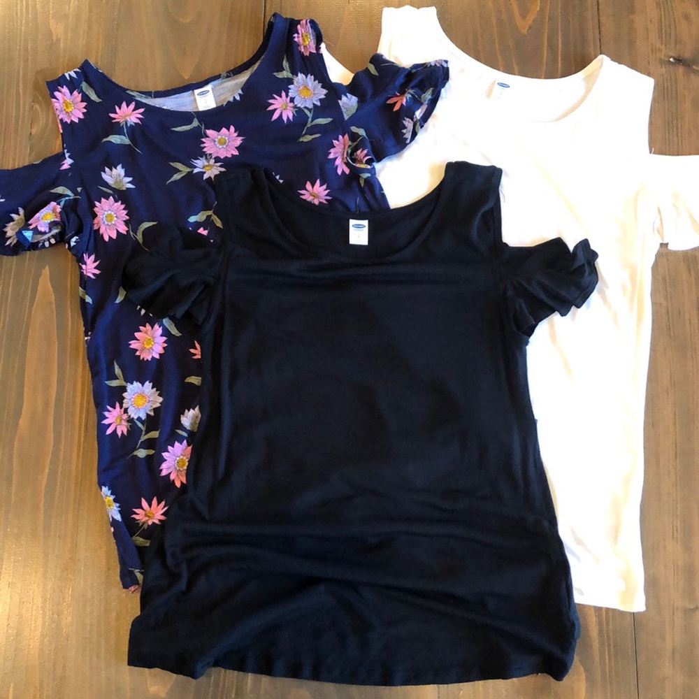 Old Navy cold shoulder sleeve.